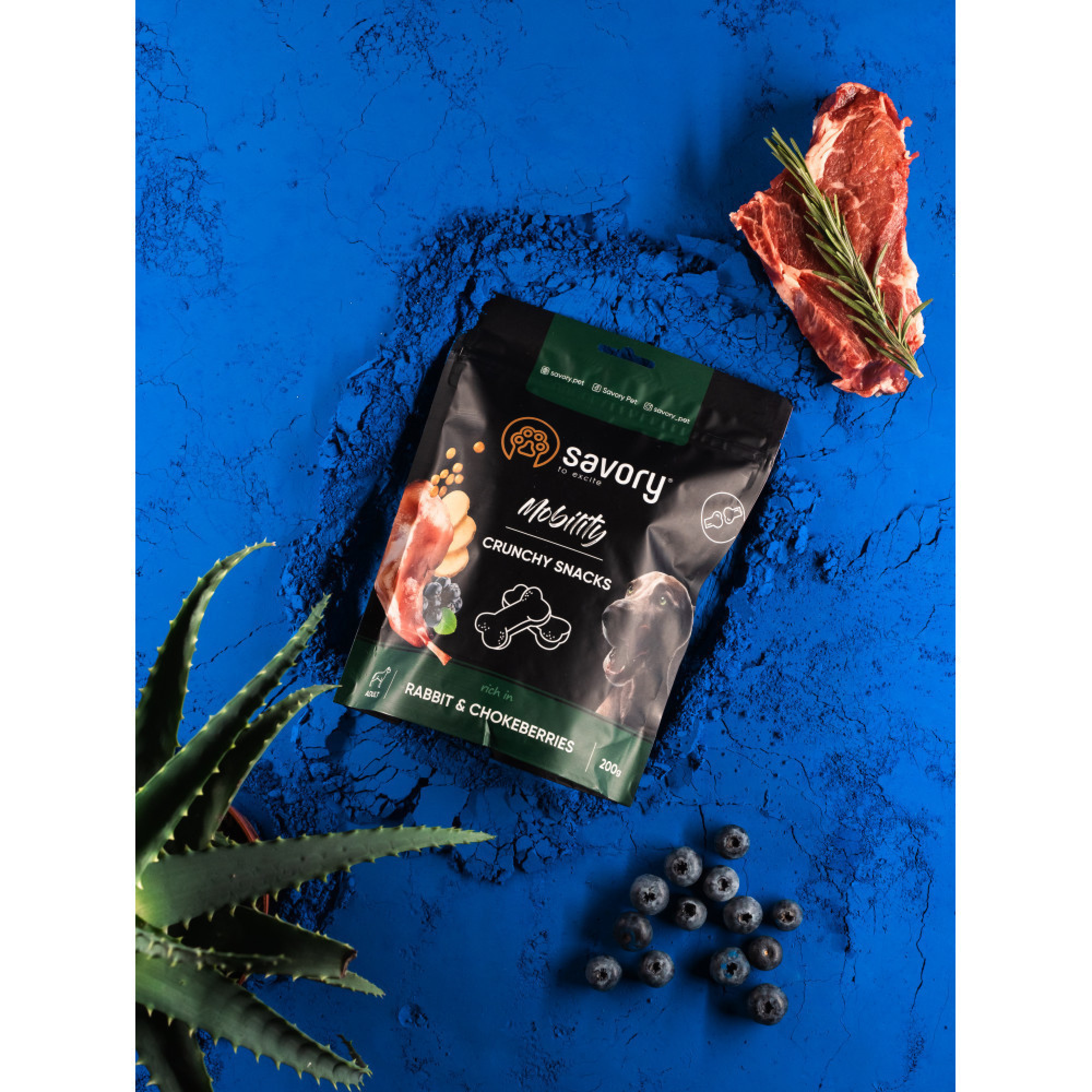 Хрусткі ласощі Savory Mobility Rabbit and Chokeberries для собак усіх порід для здоров’я суглобів з кроликом і чорноплідною горобиною 200 г